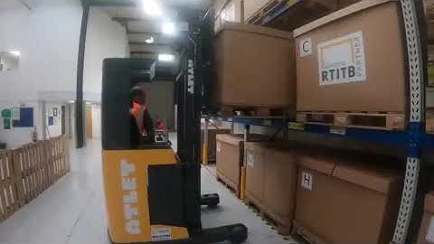 Stacking at Eye Level (Reach Truck)
