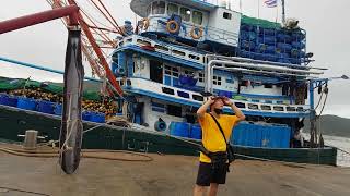 เรือประมงที่สงขลา (ยามฝนพรำ)