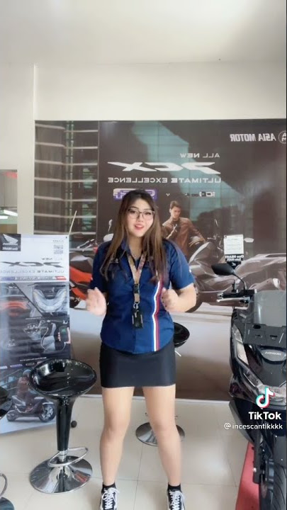 tik-tok viral SPG mobil cantik banget dan montok