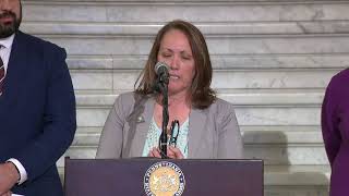 Lawmakers, Advocates Call for Ethical Standards in Pet Cremation Industry