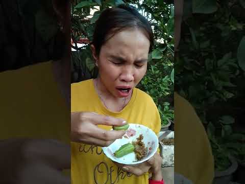 Eating Bilimbi Fruit