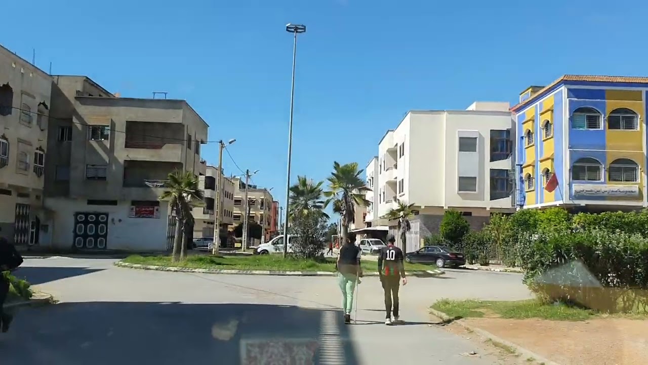 مباشرة من أحياء مدينة عين عودة وها الحقيقة ...لمزوق من برا اش خبارك من لداخل