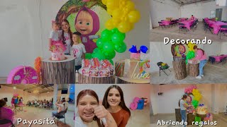 FIESTA DE CUMPLEAÑOS #2 DE ALAIA | Masha y el oso | Decorando el salón + payasa, abriendo regalos