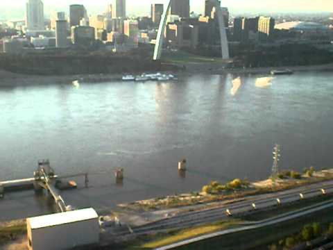 St. Louis Gateway Arch Helicopter Tour - YouTube