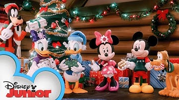 Mickey & Friends Tell Christmas Tales 🎄| Mickey