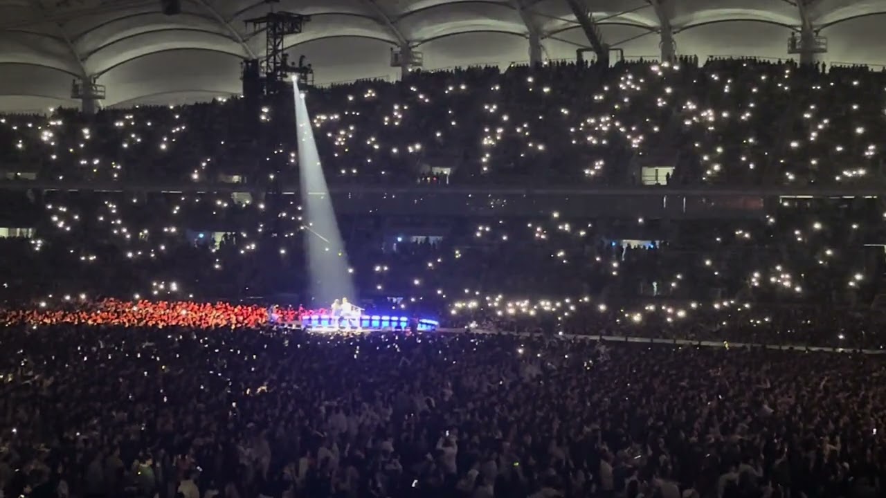 250419 coldplay 내한콘서트 bts 진 The Astraonaut