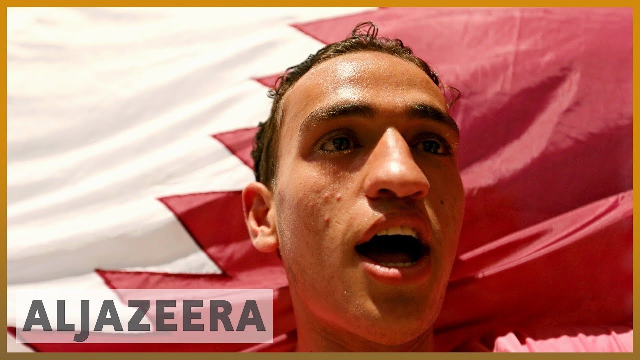 يحتفل القطريون بعيد الفطر بمشاعر مختلطة