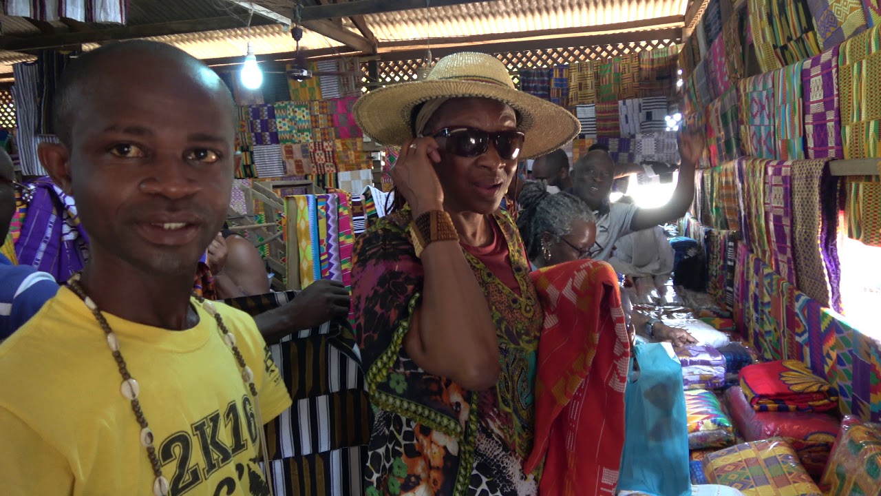 Shopping at Bonwire Kente Weaving Center - Ghana May 2019 Tour 