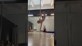 Taniec na rurze - pole dance #titik #poledance #skills #girl