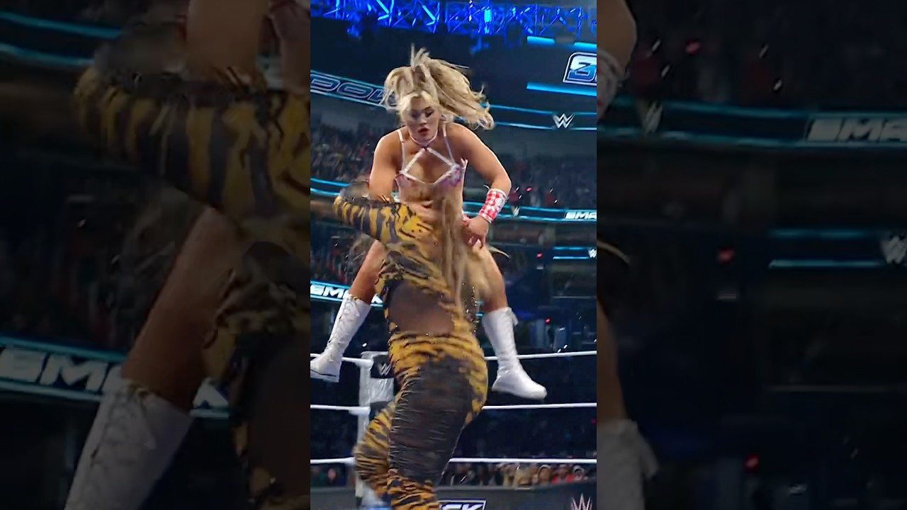 Nia Jax & Candice LeRae atacan a Tiffany Stratton & Trish Stratus luego de una exigente contienda titular