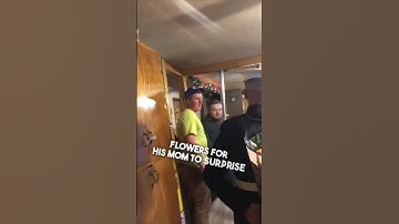 Thumbnail of U.S. marine surprises family for Christmas ❤️ (via @hornby_rebel97/TT)