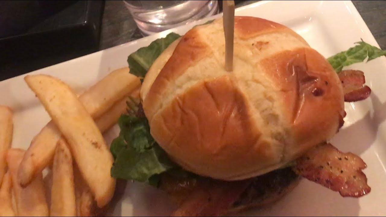 REVIEW “smoke & pepper hamburger” (red robin) YouTube