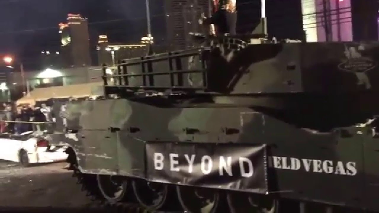Tank crushing car at OSS night, Battlefield Las Vegas YouTube