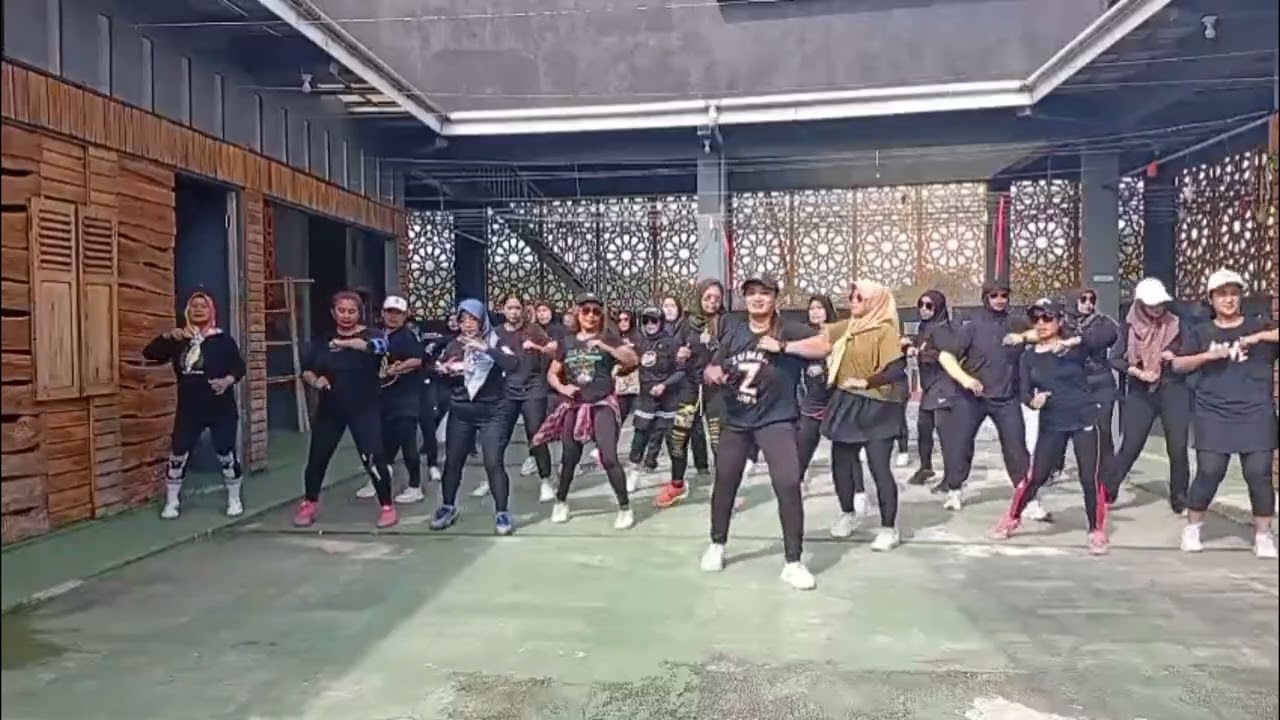 SEPERTI MATI LAMPU VERSI KOREA / BY ZIN IRRA KRISBIANT / FIANIS AEROBIC 