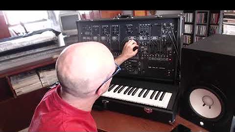 Korg Arp 2600 FS - my first touch - PLEASE MIND YOUR EARS AND LOUDSPEAKERS WATCHING THIS VIDEO!