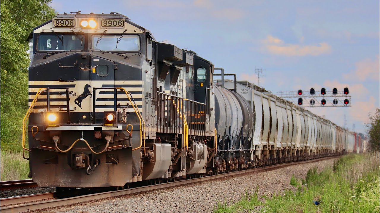 Chicagoland Railfanning 8 - Tons of NS and CSX at Pine Junction in Gary, IN!