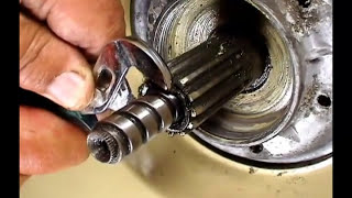видео: Течь масла в стиральной машине Maytag — масляный сальник трансмиссии картинка: Течь масла в стиральной машине Maytag — масляный сальник трансмиссии