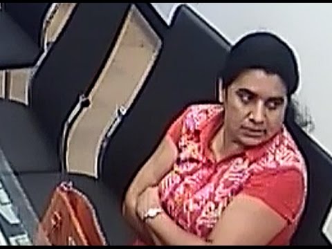 Woman caught on camera stealing gold jewelry