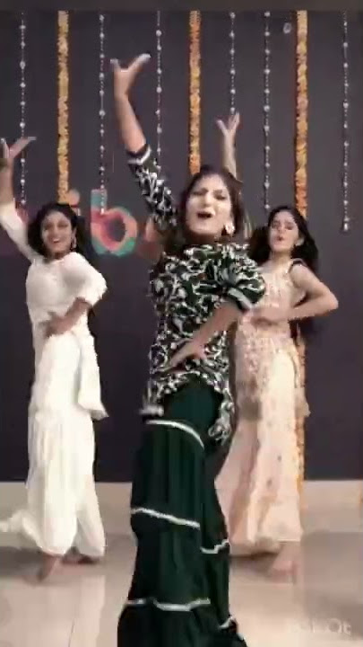 London Thumakda | Suruchi Gour