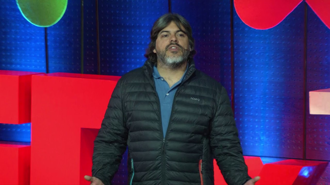 Un modelo de negocio para ser agentes de cambio | Juanca Sznak | TEDxTukuy