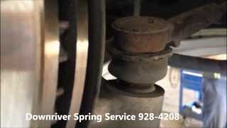 Steering wheel play caused by worn tie rod  | Lincoln park Michigan