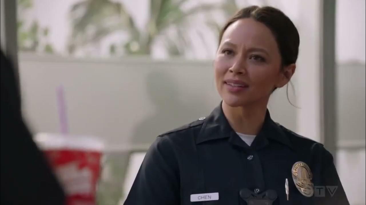 The Rookie 05x19 Lucy and Smitty "One of the detectives has it out