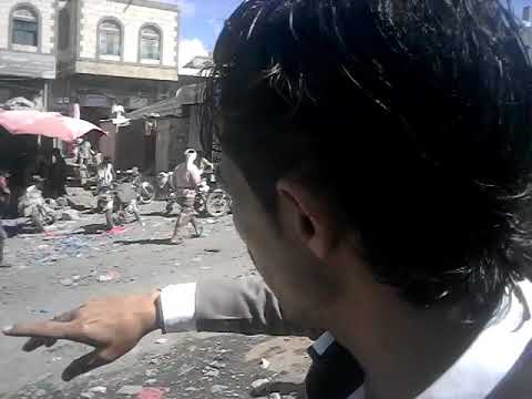 هذا سوق المركز شمايا مديرية الشمايتين بعد حملة إزالة العشوائيات وترك مخلفات اﻹزالة لينظفها المتضررون