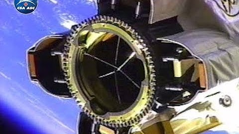 Canadarm2 Latching End Effector (LEE) demonstration