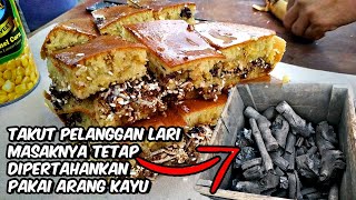 PELANGGANNYA PROTES KALAU MASAKNYA TIDAK PAKAI ARANG ! Martabak Manis Sederhana - Kuliner Jambi