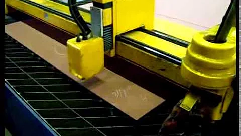Automatic plate edge detection for automatic alignment of plate