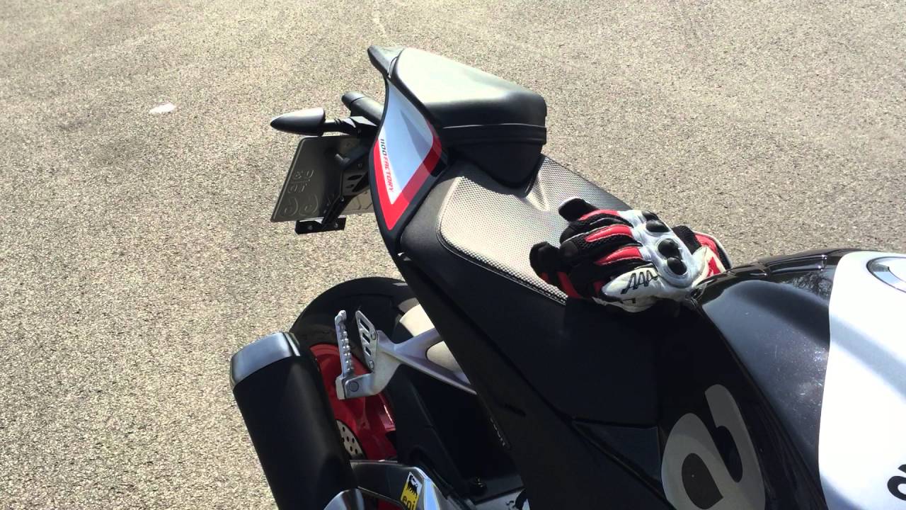 Aprilia Tuono 1100 V4 Factory, Stock Exhaust