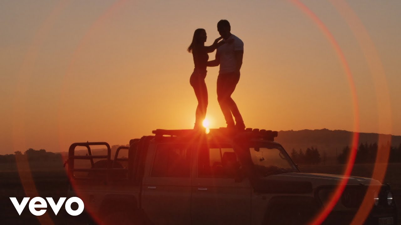 Brendan Peyper - Rooi Vlag (Official Music Video) Brendan Peyper - Rooi Vlag (Official Music Video)