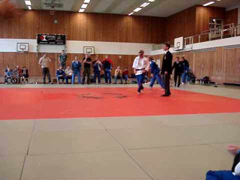 Judo Bundesliga Tina Hild (FT Neumnster/wei) - Dorothee Falk (Hamburger Judoteam/blau)