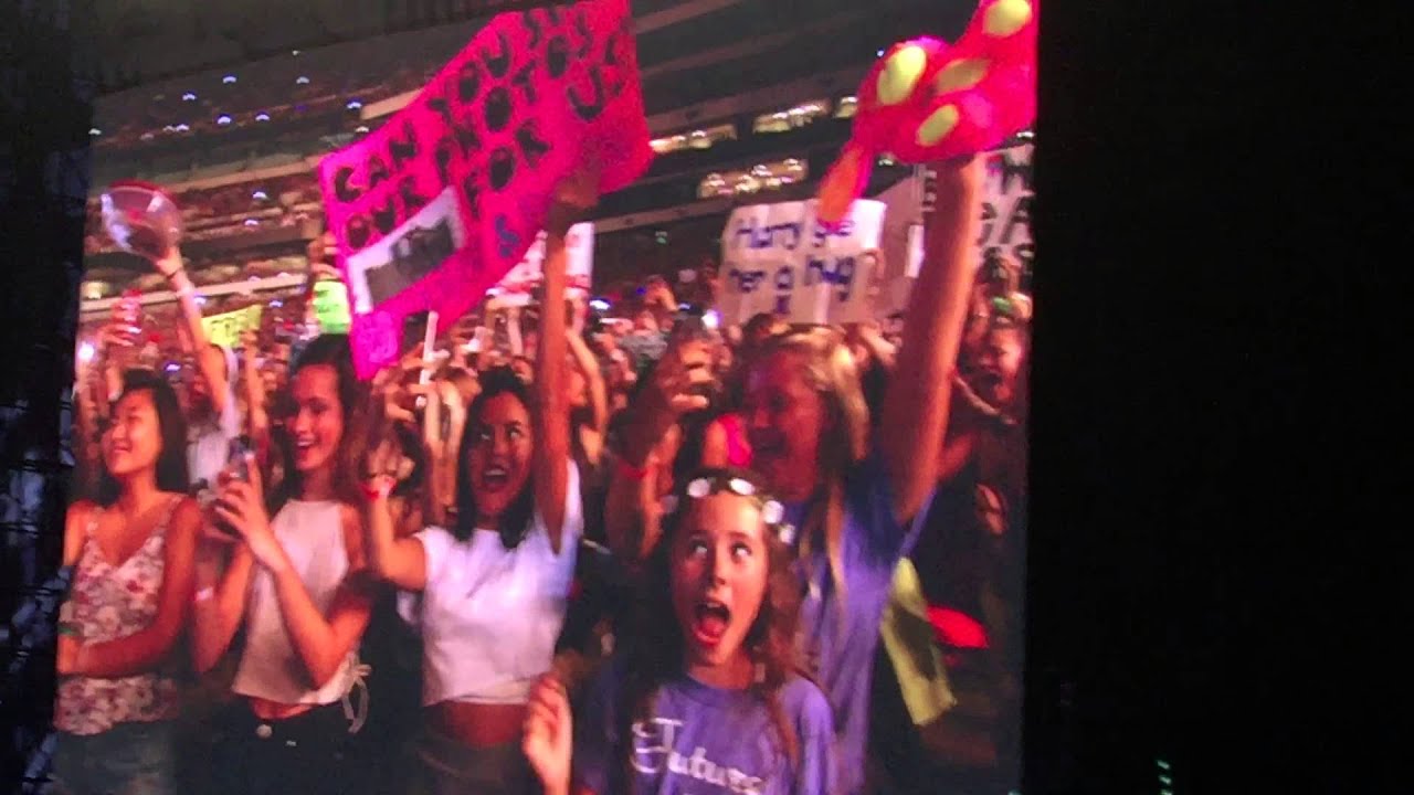 One Direction OTRA Philly 09/01/2015 - Harry Talking