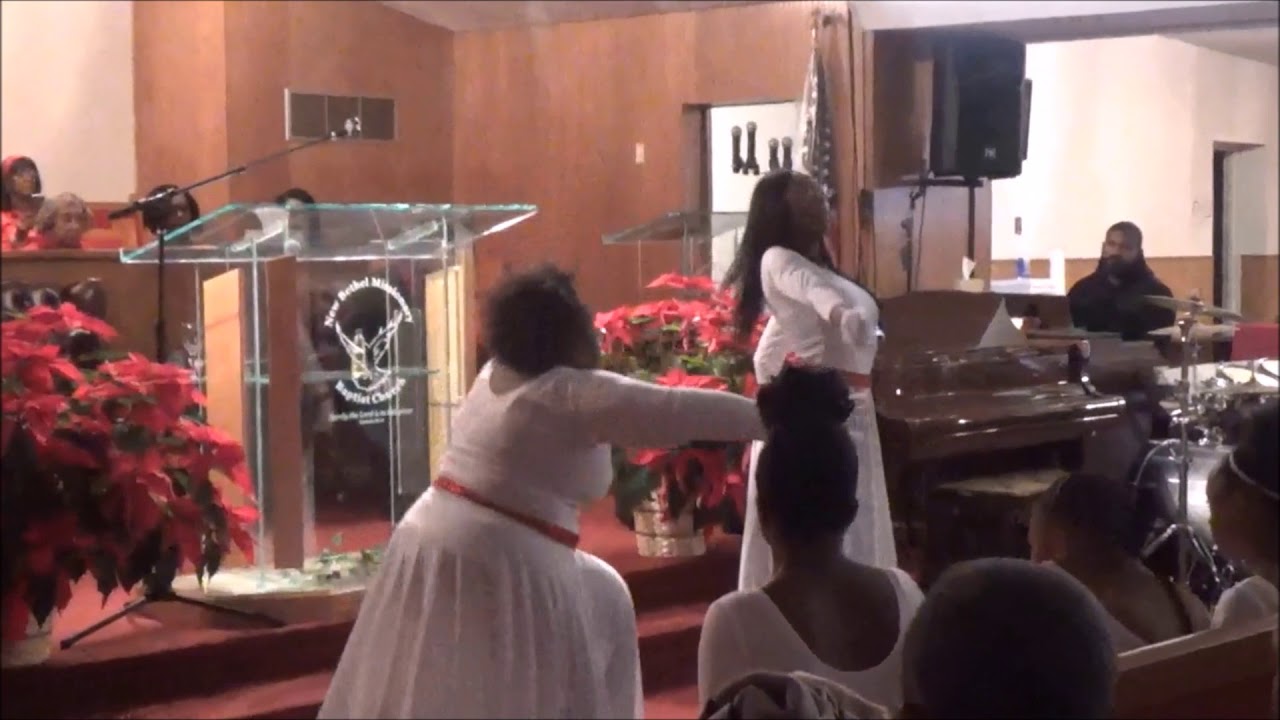 "Now Behold The Lamb" By Kirk Franklin~~Praise Dance Performance - YouTube