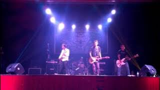 Radiodiffusion - little last chance (live at Semarang Total Underground)