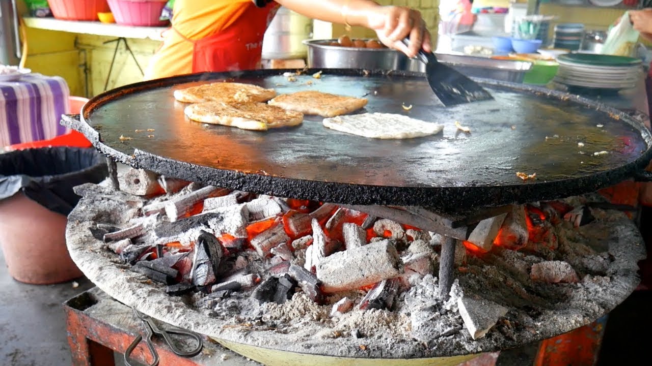 Amazing MALAYSIAN BREAKFAST- ROTI cooked over CHARCOAL, MELAKA | Food and Travel Channel | Malaysia