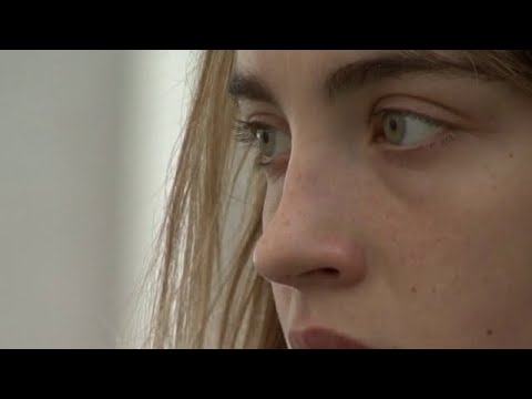 Adèle Haenel - Chloé (Les Diables)