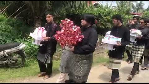 "Tunggu Sat" - Pengantin Lelaki Nervous 'Menonong' Jalan Laju Tak Perasan Bini
