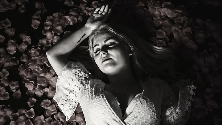Claudia Monroe | Model | Video Portret