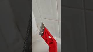 How to clean / re grout your bathroom tiles