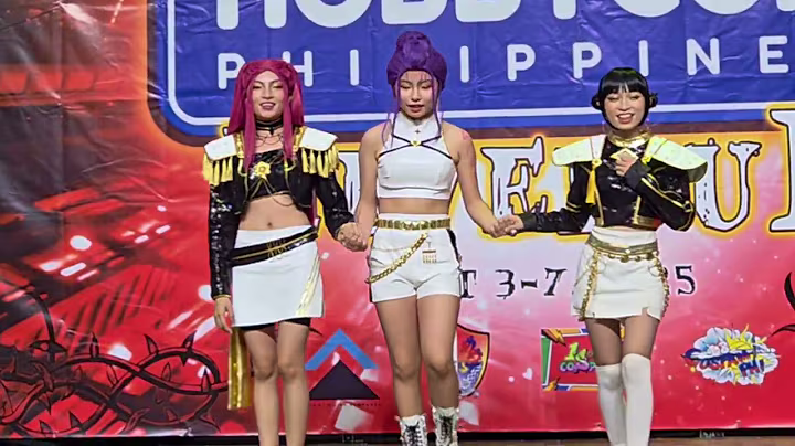 KPOP Demon Hunters Huntr/x What it sounds like performance at Hobby Con #huntrix #rumi #mira #zoey