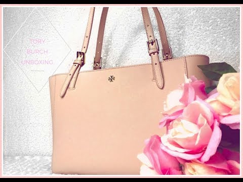Handbag Unboxing! | Tory Burch Small York Buckle Tote - YouTube