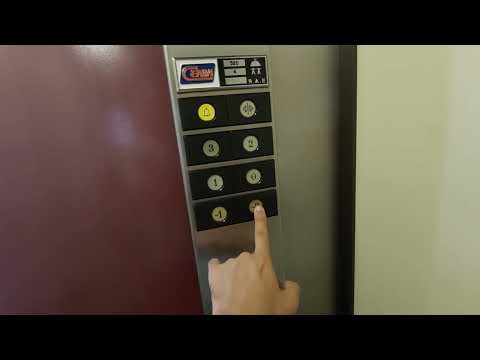 Old 1992 Cenia Lift In A 3 Story In Reus