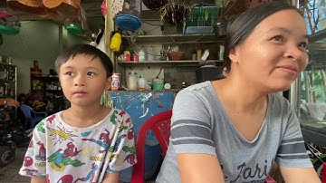 Gặp lại cậu bé có hành động đáng yêu nhất SG khiến vạn người cảm phục