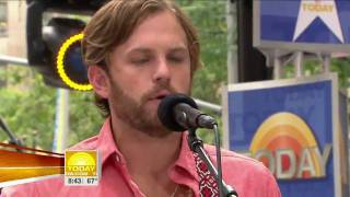 Video thumbnail of "Kings of Leon - Use Somebody (Live The Today Show 2009) (High Quality video) (HD)"