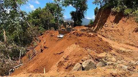 The Skills of a CAT D6R XL Bulldozer Operator Splitting a Giant Hill Like Butter!