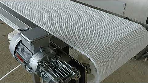 Conveyor with a plastic modular belt / Транспортьор с модулна лента