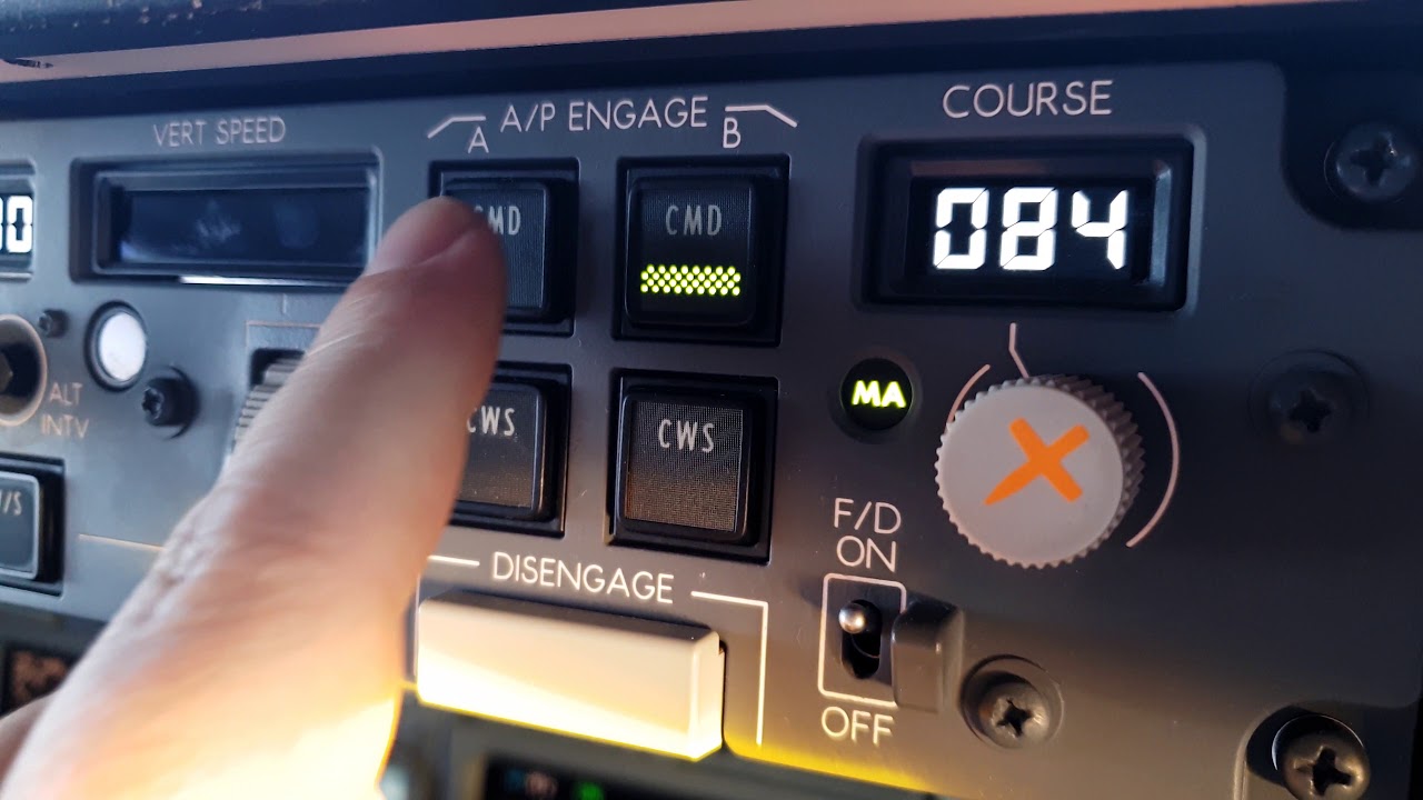 B737 MCP Switching autopilot YouTube