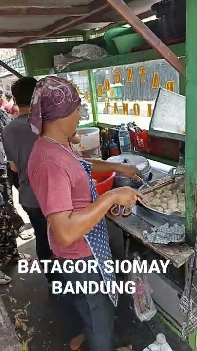 Batagor Bandung bumbu kacang Rp. 5000 udah porsi kenyang
